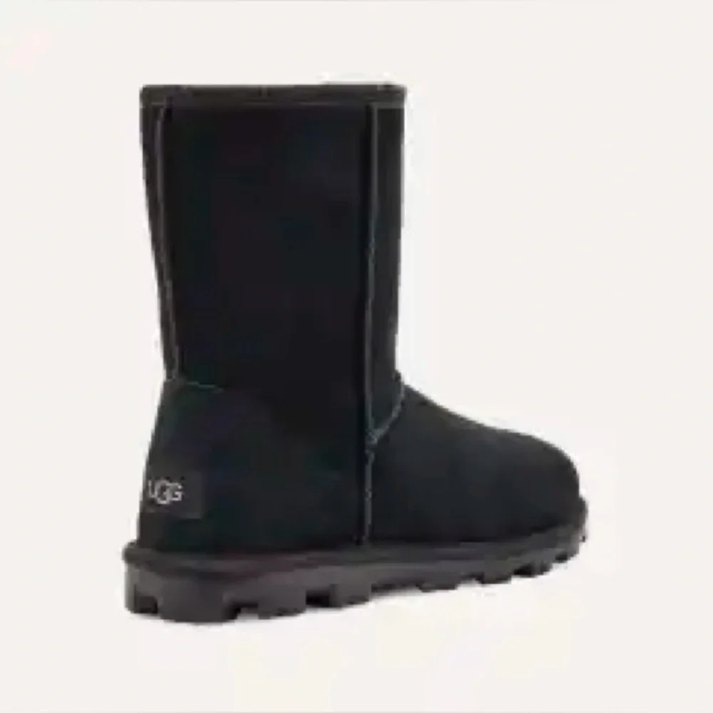NWT UGG Waterproof Boots!